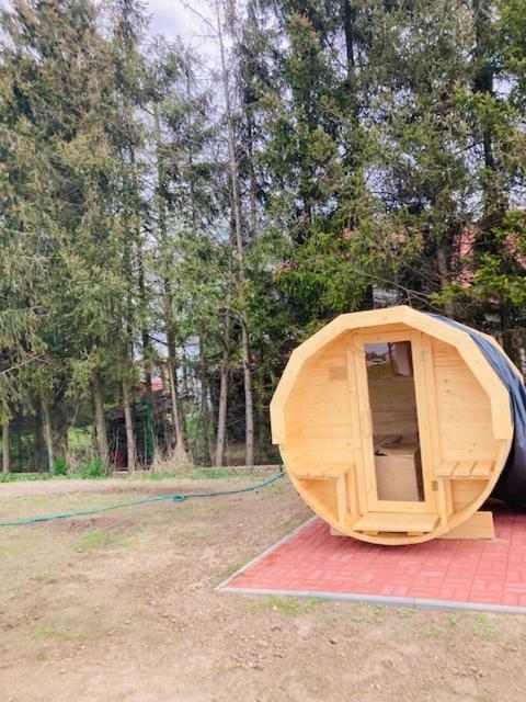 Kalinowy Sad Domki Z Jacuzzi I Sauna Mikołajki Bagian luar foto