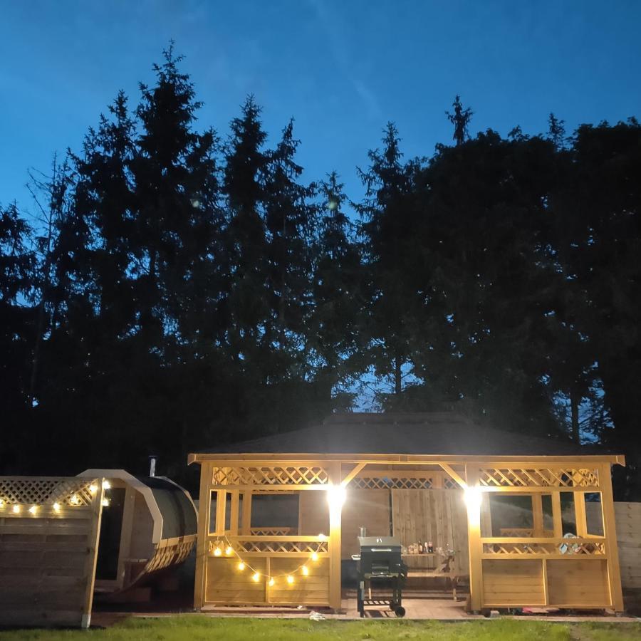Kalinowy Sad Domki Z Jacuzzi I Sauna Mikołajki Bagian luar foto