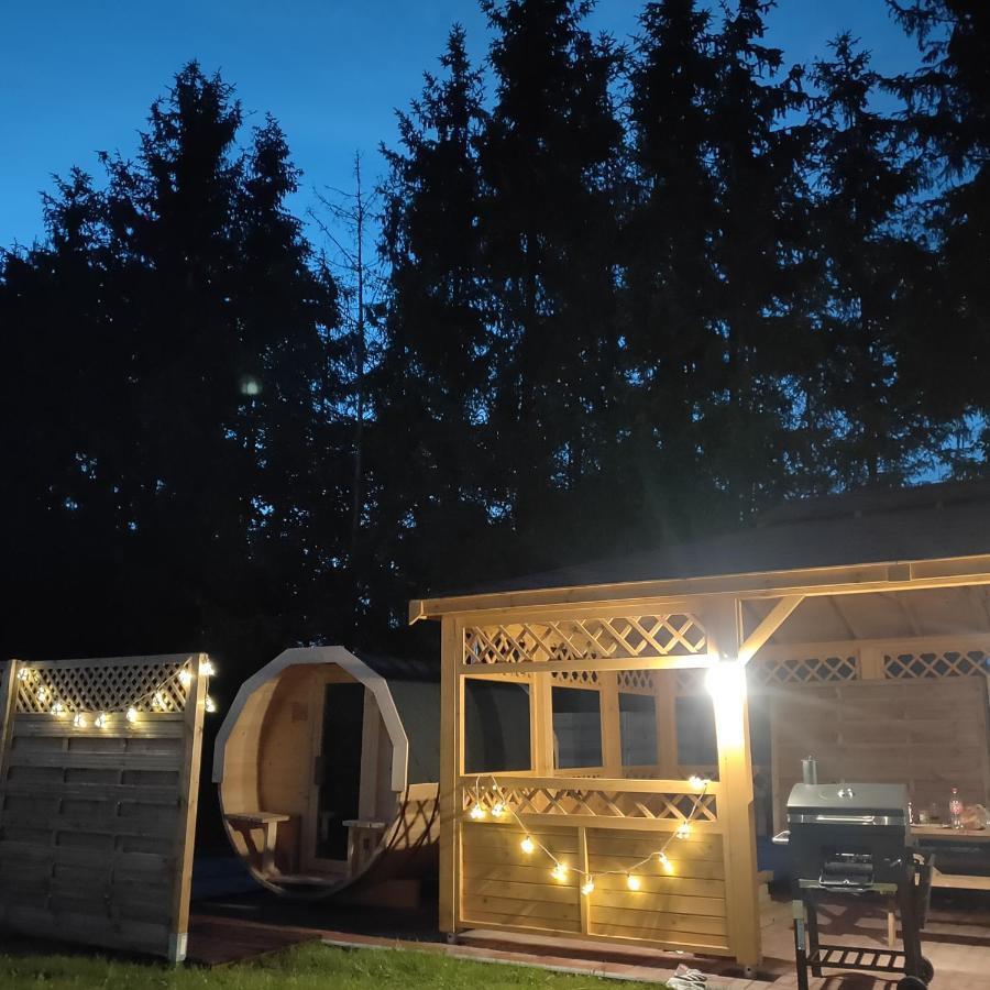 Kalinowy Sad Domki Z Jacuzzi I Sauna Mikołajki Bagian luar foto