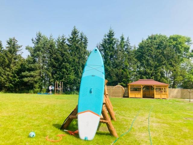Kalinowy Sad Domki Z Jacuzzi I Sauna Mikołajki Bagian luar foto