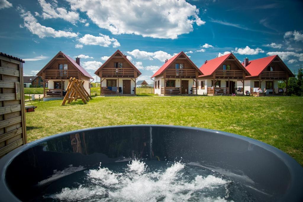 Kalinowy Sad Domki Z Jacuzzi I Sauna Mikołajki Bagian luar foto